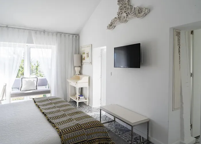 Coimbraameias בית הארחה קוימברה