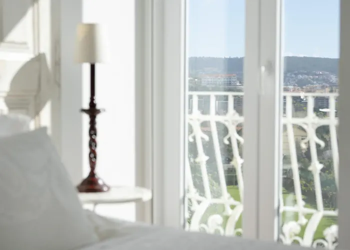 Coimbraameias 4* קוימברה