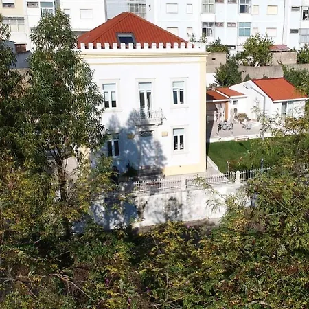 Guest house Coimbraameias *
